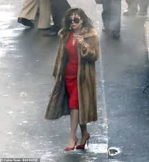 On thursday, following months of. Lady Gaga Slips Into A Vampish Red Dress On The Set Of House Of Gucci Aktuelle Boulevard Nachrichten Und Fotogalerien Zu Stars Sternchen