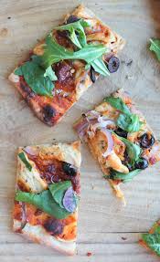 Easy Thin Crust Pizza Food Pleasure Health Thin Crust Pizza Food Thin Crust Pizza Recipes