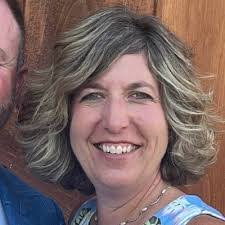 Michelle Packard's Instagram, Twitter & Facebook