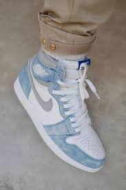 Do jordan 1s run big. Air Jordan 1 Retro High Og Hyper Royal Hypebeast