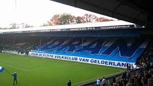 'kijk vooruit, niets is hier onmogelijk' staat erop. Dran Sfeeractie De Graafschap Vitesse Youtube