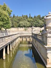 Les Jardins De La Fontaine Suddelafrance Gard Occitanie Vestigeromain Patrimoinefrancais Voyageen Jardins De La Fontaine Les Fontaines Arenes De Nimes
