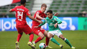 Die elf von interimstrainer thomas schaaf verlor gegen gladbach und wurde kurz vor schluss von köln überholt. Wer Zeigt Ubertragt Werder Bremen Vs Rb Leipzig Heute Live Im Tv Und Live Stream Alles Zur Ubertragung Des Dfb Pokals Goal Com