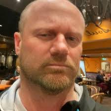 Adam Tischer's Instagram, Twitter & Facebook