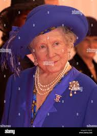 31 old mother hi-res stock photography and images