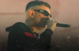 Wir sind witzig, wir sind straße, wir sagen's direkt. beschreibt bastian. Zino Autor Auf Backspin Web Allesbackspin
