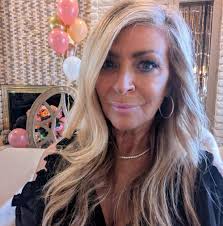 Where in Naples can you still get bottomless mimosas?