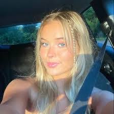 Megan Martz's Instagram, Twitter & Facebook