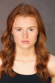 Maggie Jones's Instagram, Twitter & Facebook