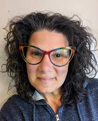 What are some styles for curly or wavy hair?