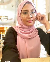 Tapi benarkah lagu tersebut sebenarnya ditujukan buat arwah bekas suami nana? Pernah Suami Orang Ajak Kahwin Siti Nordiana Dedah Pengalaman Dilamar Suami Orang Kisah Dunia