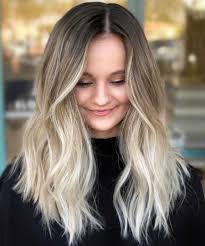 Top 8 Fresh And Most Wanted Medium Ombre Hairstyles For Women To Look Glamorous In 2020 Messy Hairstyle In 2020 Ombre Hair Blonde Hair Inspiration Color Balayage Hair Blonde