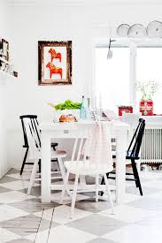 Compre o livro the scandinavian home: Design Style 101 Scandinavian A Beautiful Mess