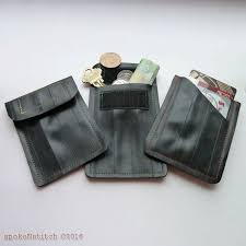 Mini Geldborse Roten Nahten Fahrradschlauch Recycling Etsy In 2020 Pink Bicycle Wallet Diy Wallet