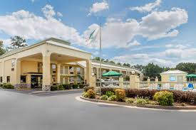 Quality inn & conference center offers friendly, dependable service and gives you more for your money in whether planning a corporate celebration or an exclusive board meeting, our quality inn. Quality Inn Reviews Page 3