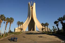 Martyrs memorial)‏ ويسمى أيضا رياض الفتح هو نصب تذكاري للحرب الجزائرية يطل على مدينة الجزائر العاصمة، و بُنِيَ هذا المقام سنة 1982 بمناسبة إحياء الذكرى العشرون لإستقلال الجزائر (5 جويلية 1962)، وفي ذكرى لضحايا الحرب التحريرية. Ø§Ù„Ø¹Ø§ØµÙ…Ø© Ù…Ù‚Ø§Ù… Ø§Ù„Ø´Ù‡ÙŠØ¯ Ù…ØªÙ‰ ÙŠØ³ØªØ±Ø¬Ø¹ Ù…Ø§ ÙŠÙ„ÙŠÙ‚ Ø¨Ù‡ Ù…Ù† Ù…Ù‚Ø§Ù… Algeriafirst