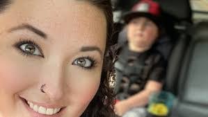 Laura Goodpaster's Instagram, Twitter & Facebook