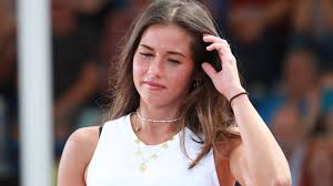 Sarah lombardi kündigt ihr neues studioalbum im augenblick an. Hoppla Sarah Lombardi Postet Handynummer Ihrer Freundin Promiflash De