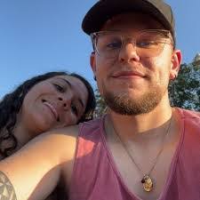 Ethan Bauer's Instagram, Twitter & Facebook