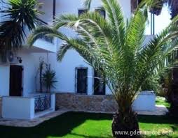 417 appartamenti, 64 hotel, 1 b&b, 117 case indipendenti, 56 ville, 6 agriturismi e molto altro ancora sul mare. Famiglia Pensione Vila Dina In Sivota Grecia Dove Andrai Al Mare Alloggi Privati Sul Mare Appartamenti Camere