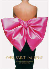 Explore the latest collections of luxury handbags, ready to wear, shoes, leather goods and accessories for men and women. Yves Saint Laurent Icons Of Fashion Design Photography Duras Marguerite 9781419744372 Amazon Com Books