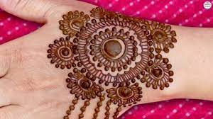 One of the popular designs in gol tikka mehndi designs is the one that forms the pattern of a flower. Simple Gol Tikki Back Hand Mehndi Design For Beginners Latest Jewellery Mehndi By Jyoti Sachdeva Youtube