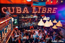 Кола придаёт коктейлю ненавязчивую сладость, а кислинка лайма. Kuba Libre Bar Moskva Foto Restorana Tripadvisor