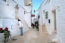 The town has a population of about 32,000 during the winter, but can swell to 100,000 inhabitants during summer, being among the main. Ostuni Sehenswurdigkeiten Sehenswurdigkeiten Karte Parkplatze Hotels Unterkunft Leiten Touristenattraktionen Was Gibt Es Zu Sehen Leiten