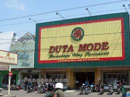 Perusahaan beralasan keputusan phk karena rencana realokasi pabrik kasut itu ke brebes, jawa tengah. Pusat Fashion Duta Mode Purwokerto Serayunews