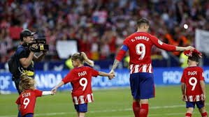 Todos los contenidos incluidos en fernando9torres.com y en particular las marcas, nombres comerciales, diseños industriales, diseños, textos, gráficos el usuario se obliga a usar los contenidos de fernando9torres.com de forma diligente, correcta y lícita y se compromete a abstenerse de Atletico Madrid Fernando Torres When You Are A Footballer You Have To Think About Your Words A Lot Marca