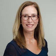 Lora Peterson's Instagram, Twitter & Facebook