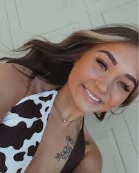 Michelle Kahler's Instagram, Twitter & Facebook