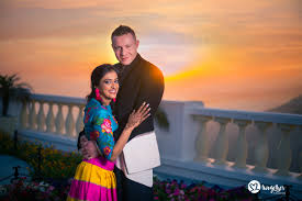 Some are shy, while some this cute pose is another way of doing couple kissing shots for a wedding photographer. Easy Posing Tips For Couple Portrait Photography Twogether Studios