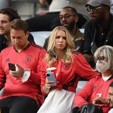 Anika bissel ist die neue freundin von manuel neuer. 25u7 Htzcs9klm