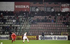 Informacje sportowe i kibicowskie związane z klubem piłki nożnej zagłębie lubin i szeroko rozumianym patriotyzmem. Kibice Na Meczu Widzew Lodz Zaglebie Lubin Zdjecia Dziennik Lodzki