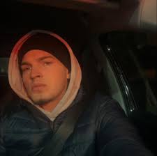 There is one thing I love transforming and that is council kitchens!!  Anyone who has a council kitchen and is looking for a makeover