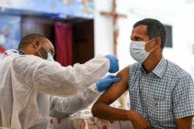 وقد بدأت عدة شركات بإتاحة المجال للأطفال ممن لا تقل أعمارهم عن 12 سنة للمشاركة في التجارب. Ø£Ø¨ÙˆØ¸Ø¨ÙŠ ØªÙ‚Ø±Ø± Ø¥ØºÙ„Ø§Ù‚ Ø¯ÙˆØ± Ø§Ù„Ø³ÙŠÙ†Ù…Ø§ ÙˆØªÙ…Ù†Ø¹ Ø§Ù„Ø­ÙÙ„Ø§Øª ÙˆØ§Ù„ØªØ¬Ù…Ø¹Ø§Øª Ù„ÙƒØ¨Ø­ ØªÙØ´ÙŠ ÙƒÙˆØ±ÙˆÙ†Ø§ Ø§Ù„Ø´Ø± Ù‚ Ø§Ù„Ø£ÙˆØ³ Ø·