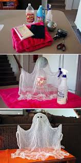 So Einfach Basteln Sie Schaurige Gespenster Aus Einem Tuch Und Spruhkleber Die Kleinen G Halloween Deko Selber Machen Halloween Deko Basteln Basteln Halloween