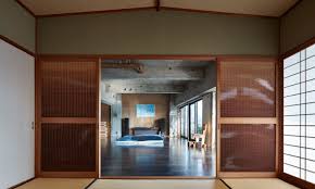 Japanese homes tend to be small and situated close to one another, whether in urban or rural settings. 10 Key Features Of A Zen Japanese House