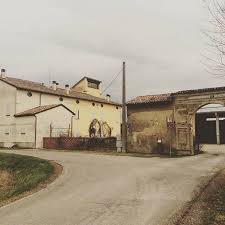 Sissa Trecasali Pr Loc Sottargine Il Castellaro O Castellajo E Una Cascina Fortificata Munita Di Colombaia Risalente Instagram Instagram Posts Structures