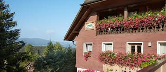 Ferienwohnungen von 4 bis 14 personen oder zimmer mit frühstücksbuffet mit kinder sonderangebot vom sunny mountain mitgliedsbetrieb Preise Haus Schmid Ferienwohnungen In Lenzkirch Kappel Schwarzwald