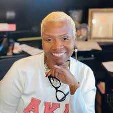 Leona Forrest's Instagram, Twitter & Facebook