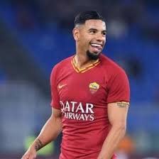 Bruno peres (roma) is shown the yellow card for a bad foul. As Roma Bruno Peres Unlikely To Stay Put Ghana Latest Football News Live Scores Results Ghanasoccernet