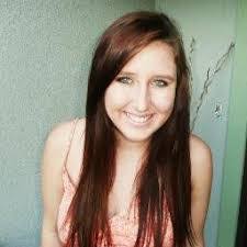 Kelly Charest's Instagram, Twitter & Facebook