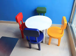 Kids study table along with chair which has adjustable height facility. Best Study Tables For Kids In India Business Insider India