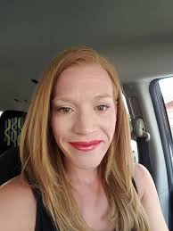 What is all over her lips ?🤔🤔🤔