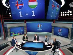 A magyar sportújságírók szövetségének elnöke, szöllősi györgy beszéde nyitja meg az estét. Comment Com