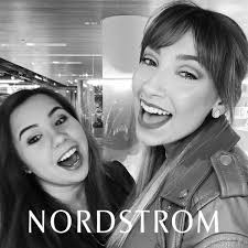 Black And White Photo Booth Rental Https Encrypted Tbn0 Gstatic Com Images Q Tbn 3aand9gcqggdk1z4z3ry9pxwgnbn1idovytnq Orl9sg Usqp Cau