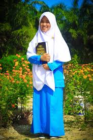 7 gaya syar i modis ala selebgram adinda amira. Baju Ala Santriwati Gambar Islami