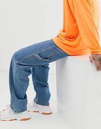 Also set sale alerts and shop exclusive offers only on shopstyle. Karl Kani Hellblaue Baggy Jeans Asos